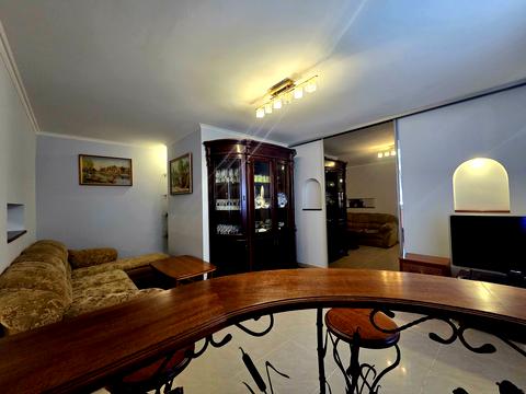 квартира за адресою Короленка, 6