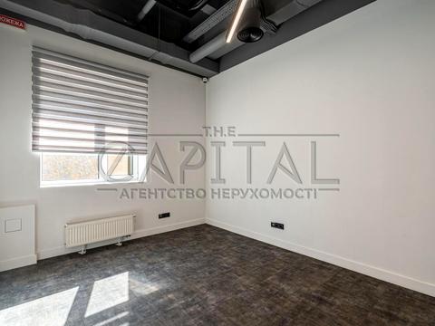 комерційна за адресою Михайла Максимовича вул. (Онуфрія Трутенка), 8