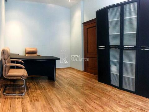 коммерческая по адресу Леси Украинки бульв., 7-Б