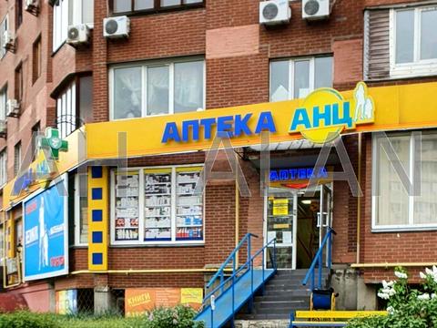 комерційна за адресою Драгоманова вул., 17