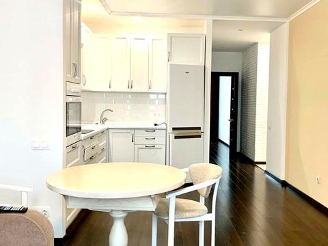 квартира за адресою Академіка Глушкова просп., 9-В