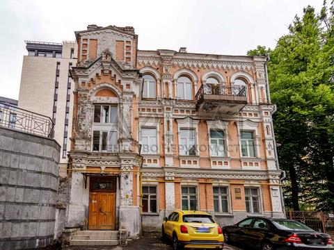 комерційна за адресою Лютеранська вул., 12
