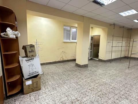 комерційна за адресою Залізнична, 49