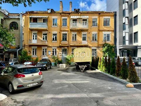 комерційна за адресою Велика Васильківська вул. (Червоноармійська), 63