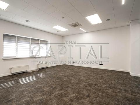 комерційна за адресою Михайла Максимовича вул. (Онуфрія Трутенка), 8