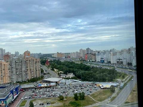 квартира за адресою Дніпровська набережна вул., 18-А