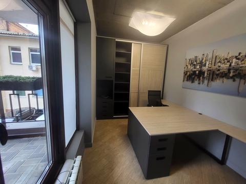 комерційна за адресою Гоголівська вул., 14