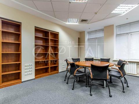 комерційна за адресою Старонаводницька вул., 13