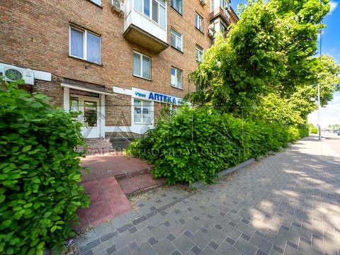 коммерческая по адресу Любомира Гузара просп. (Космонавта Комарова), 38-А