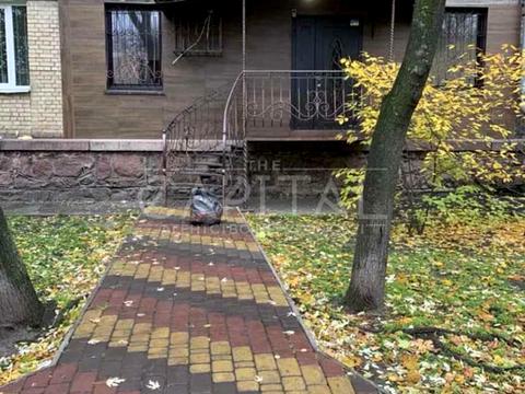 комерційна за адресою Григорія Чупринки вул. (Чудновського), 8