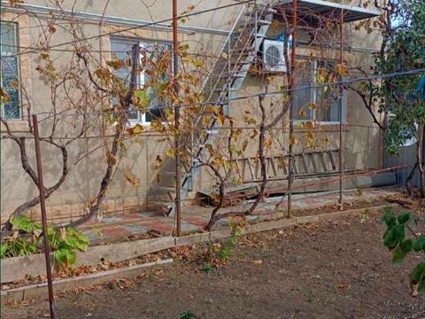 будинок за адресою 32-га Лінія вул., 1