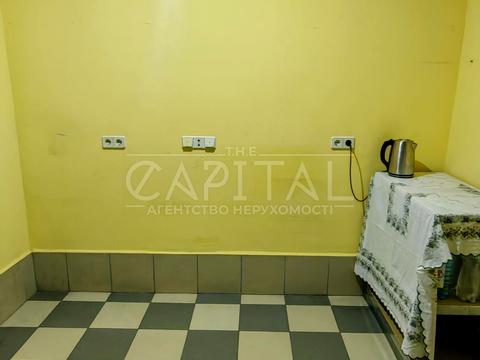 комерційна за адресою Князів Острозьких вул. (Московська), 39