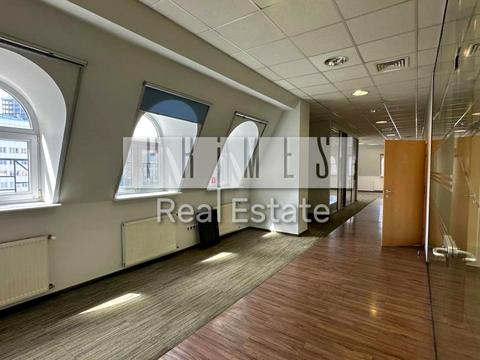 комерційна за адресою Жилянська вул., 35