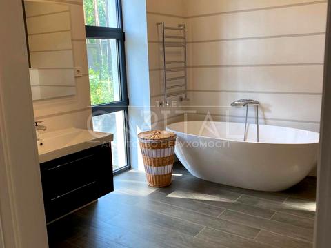 будинок за адресою вул. Осіння