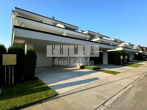 дом по адресу  ул.