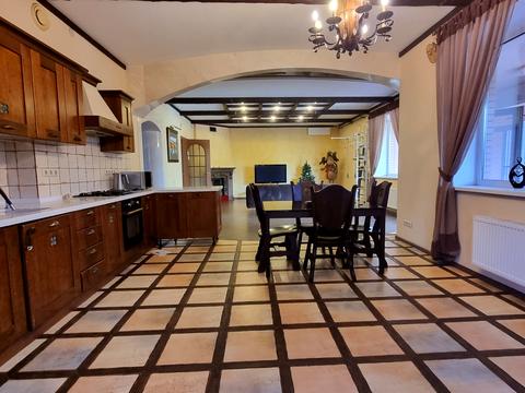 будинок за адресою Богатирська вул.