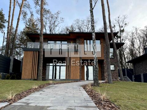 будинок за адресою Набережна вул.