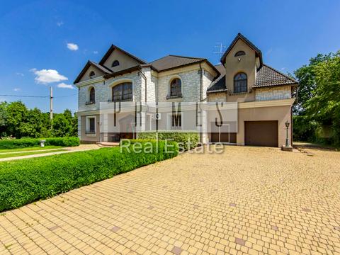 будинок за адресою Молодіжна вул. (леніна)