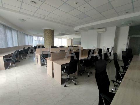 комерційна за адресою Кловський узвіз, 7