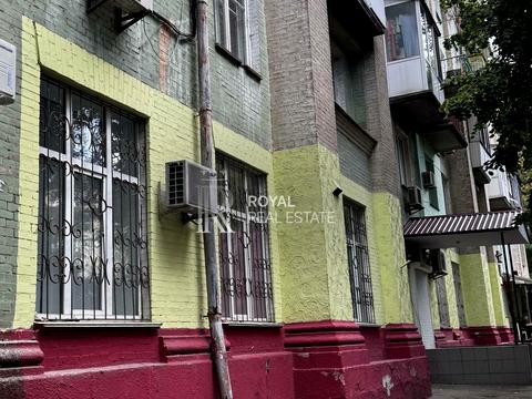комерційна за адресою Кловський узвіз, 4