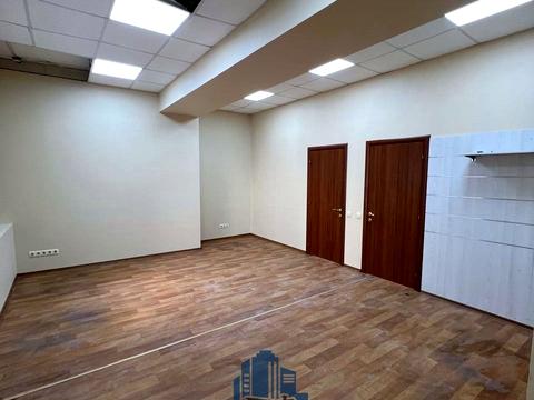 комерційна за адресою Батумська вул., 11