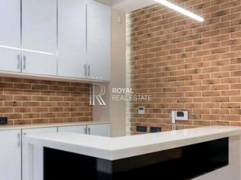 комерційна за адресою Івана Франка вул., 1