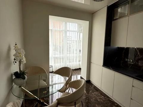 квартира за адресою Андрія Мельника вул., 10