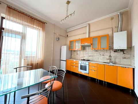 квартира за адресою Пекарська вул., 37