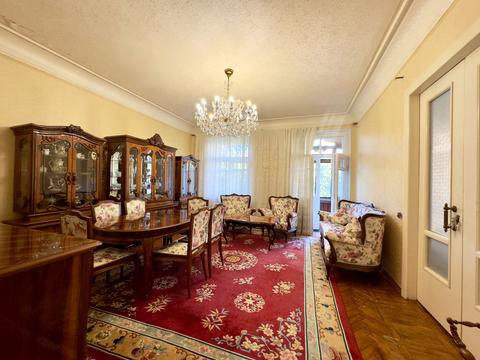 квартира за адресою Євгена Коновальця пров. (Урицького), 4