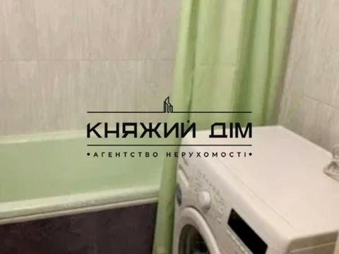 квартира за адресою Анни Ахматової вул., 39-А