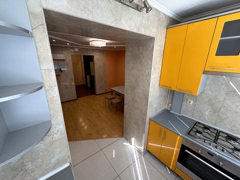 квартира за адресою Космонавтів вул., 66А