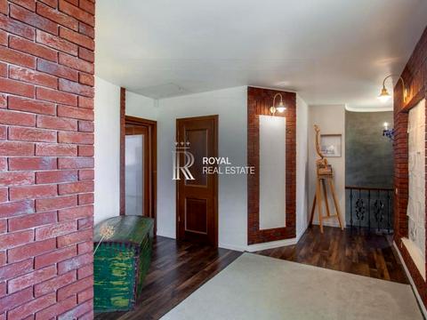 дом по адресу квітнева