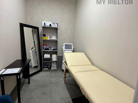 комерційна за адресою Собранецька вул., 11