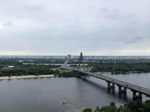 комерційна за адресою Оболонська набережна вул., 1
