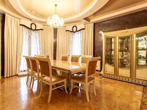 будинок за адресою Київська вул.