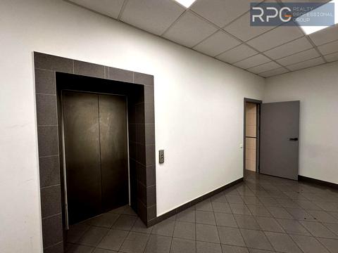 комерційна за адресою Володимирська вул., 101
