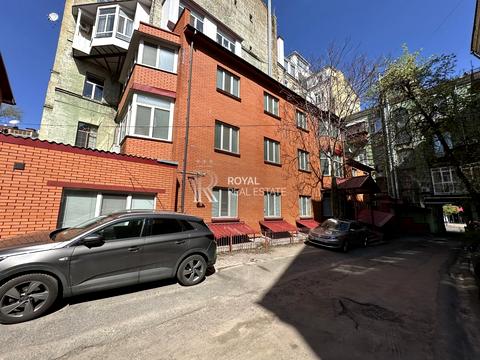 комерційна за адресою Велика Васильківська вул. (Червоноармійська), 28А