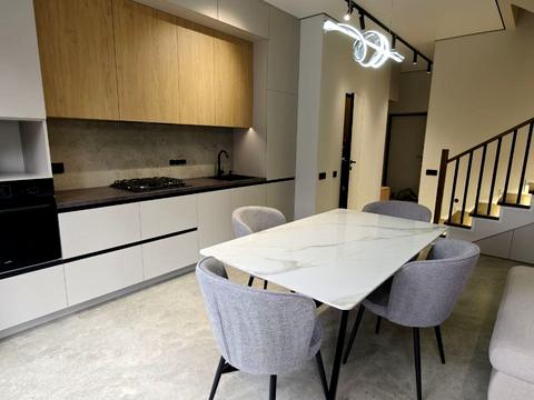 будинок за адресою Сім'ї Шкарівських вул., 9