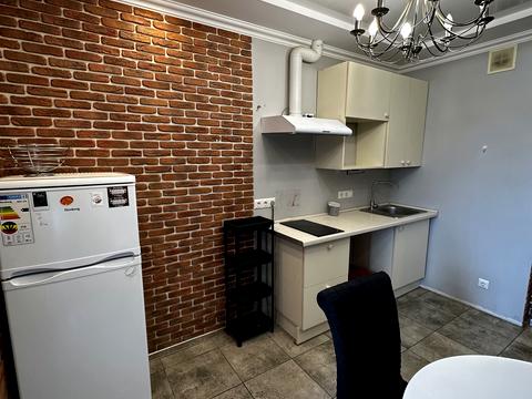 квартира за адресою Богатирська вул., 6-А