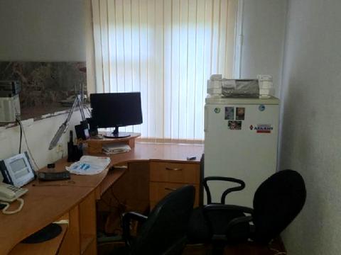 комерційна за адресою Космонавтів вул., 48