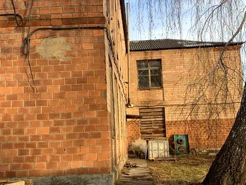 комерційна за адресою смт. Чорнобай, Центральна, 1