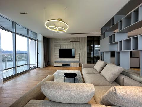 квартира за адресою Раїси Окіпної вул., 18