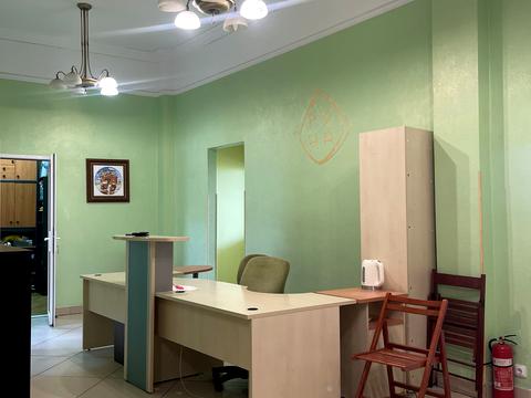 комерційна за адресою Туган Барановського, 16