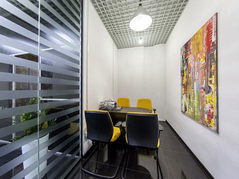 комерційна за адресою Кловський узвіз, 7