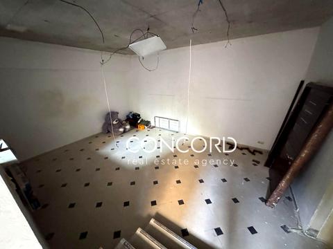комерційна за адресою Боголюбова вул., 16