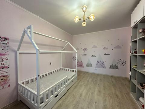 квартира за адресою Курсанта Єськова вул., 14-Б