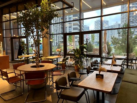 коммерческая по адресу Всеволода Змеенко ул., 21а