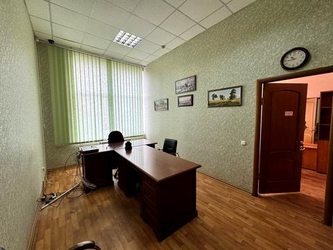 комерційна за адресою Івана Авраменка вул. (Корнійчука), 4