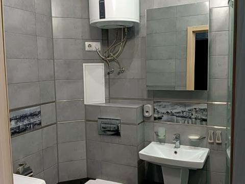 квартира за адресою Героїв Оборони Одеси вул. (Героїв Сталінграду), 24