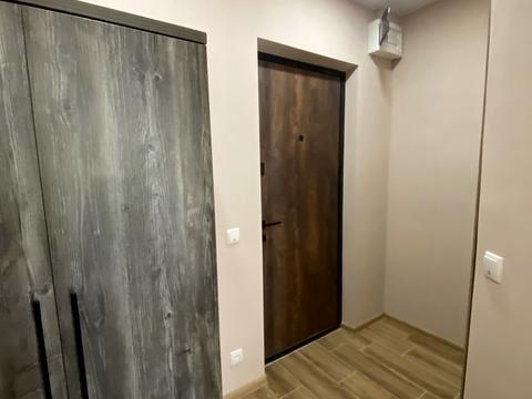 коммерческая по адресу Металлургів, 4